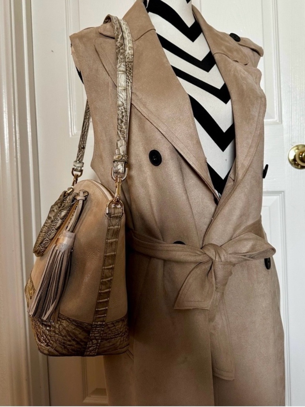 TRADE FOR ROBIN $398 BRAHMIN - Picture 7 of 9